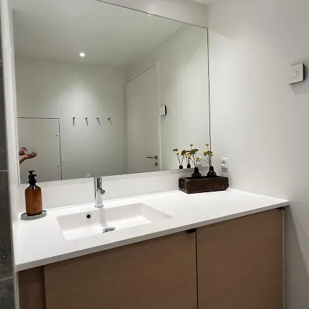 Directly To Seafront Of Bassin 7 With Big Balcony And Free Parking Appartamento