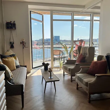 Directly To Seafront Of Bassin 7 With Big Balcony And Free Parking *